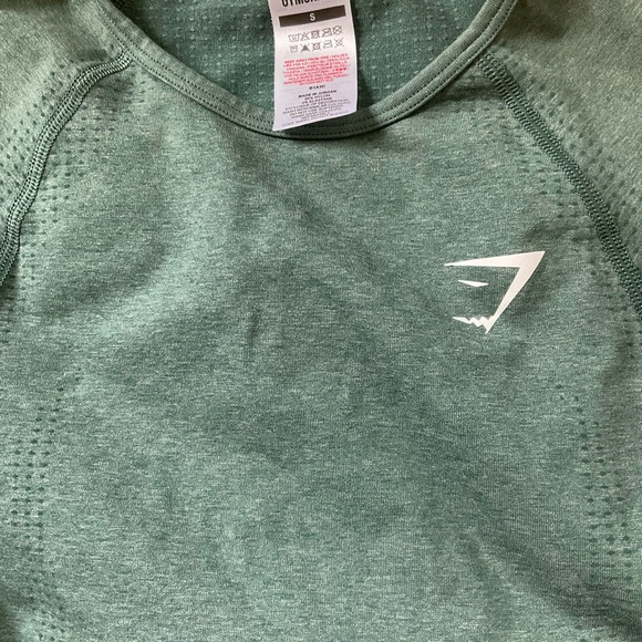 Gymshark Seamless Cropped Long sleeve Workout Top Size small - Picture 2 of 4